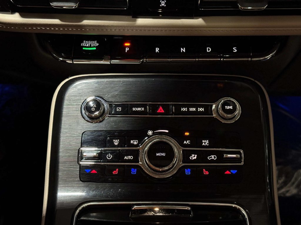 Certified 2023 Lincoln Nautilus Reserve AWD/4WD image 7