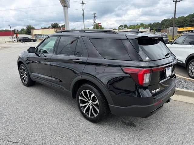 Certified 2025 Ford Explorer ST-Line AWD/4WD image 6
