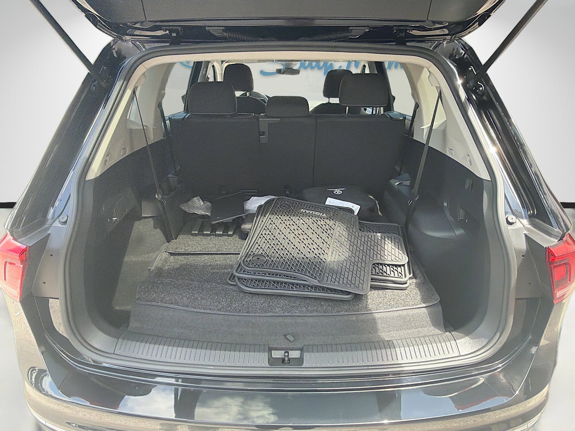 Used 2022 Volkswagen Tiguan S FWD image 27