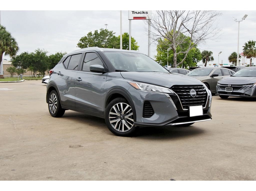 Used 2024 Nissan Kicks SV image 1