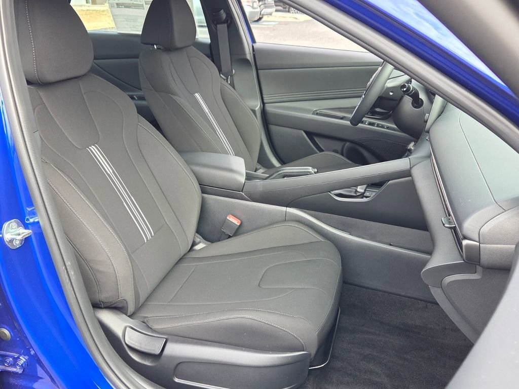 New 2025 Hyundai Elantra Sport image 15