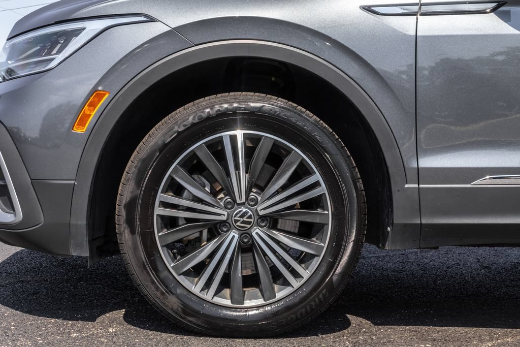 Certified 2024 Volkswagen Tiguan Wolfsburg Edition AWD/4WD image 35