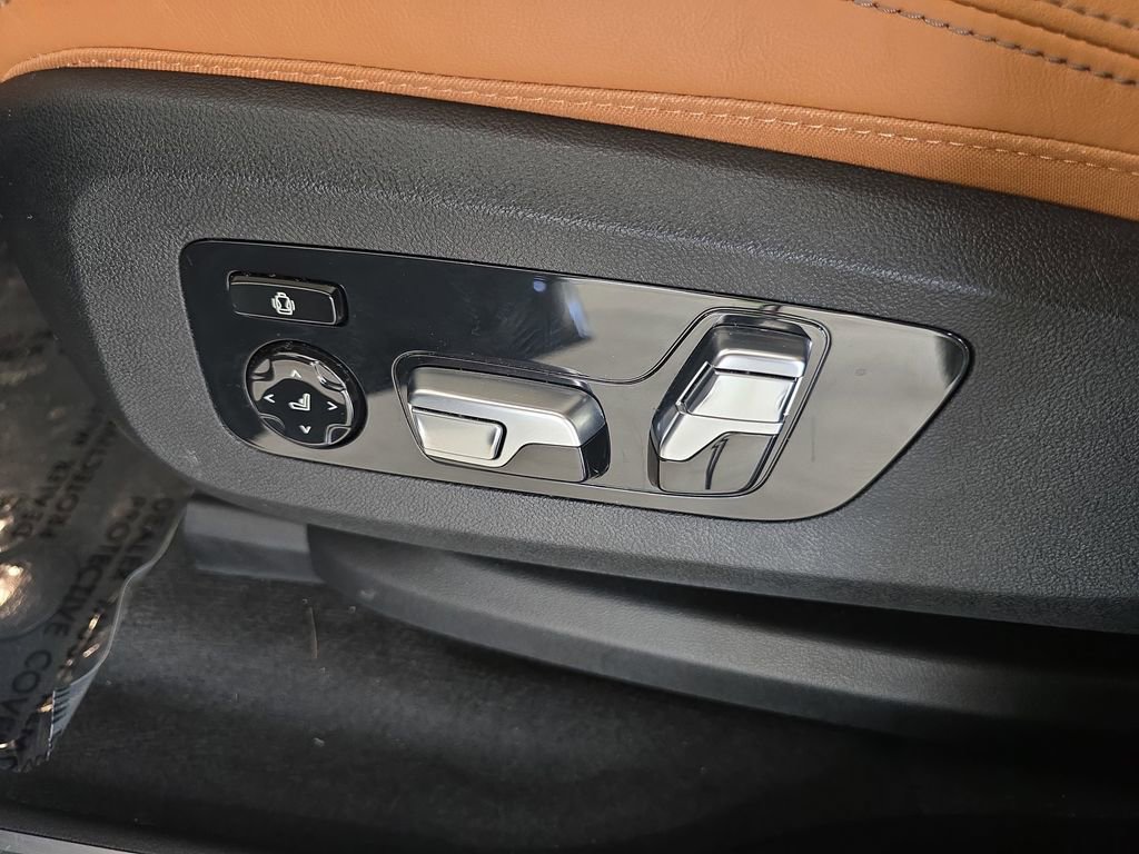 Used 2024 BMW X5 xDrive40i w/ Executive Package image 28