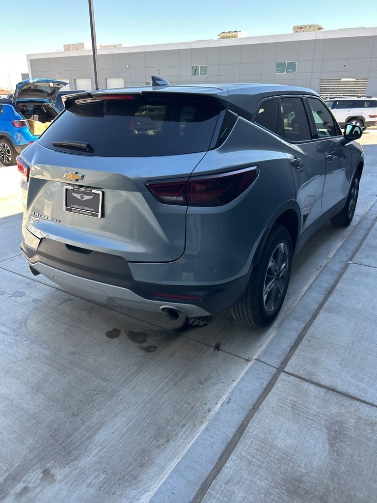 Used 2025 Chevrolet Blazer LT image 4