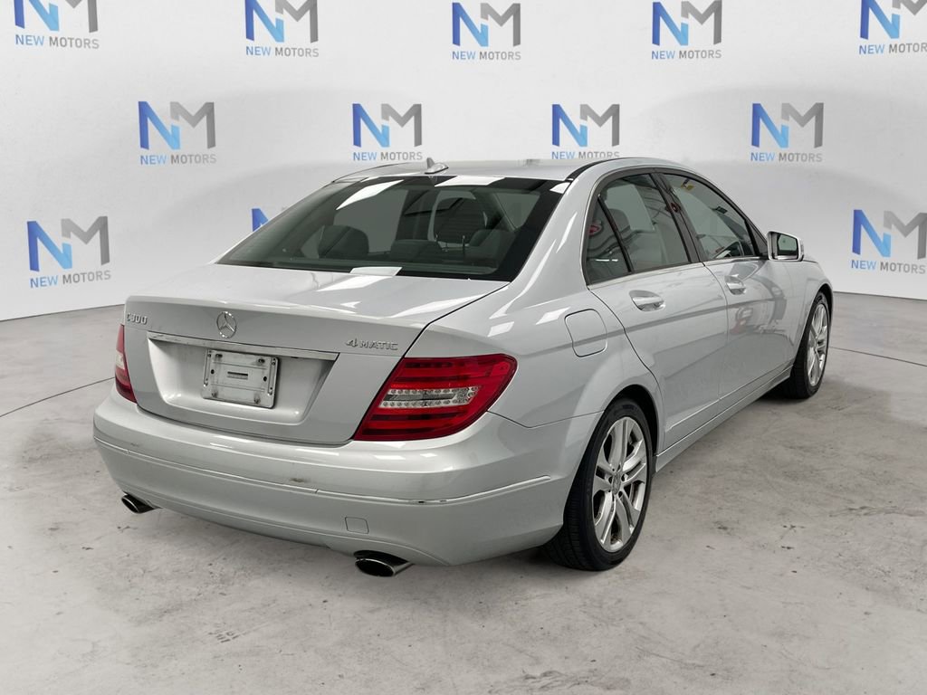 Used 2012 Mercedes-Benz C 300 4MATIC Sedan image 4