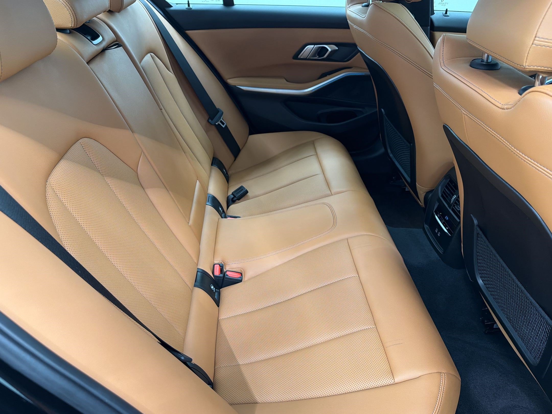 Used 2023 BMW 330e w/ M Sport Package RWD image 27