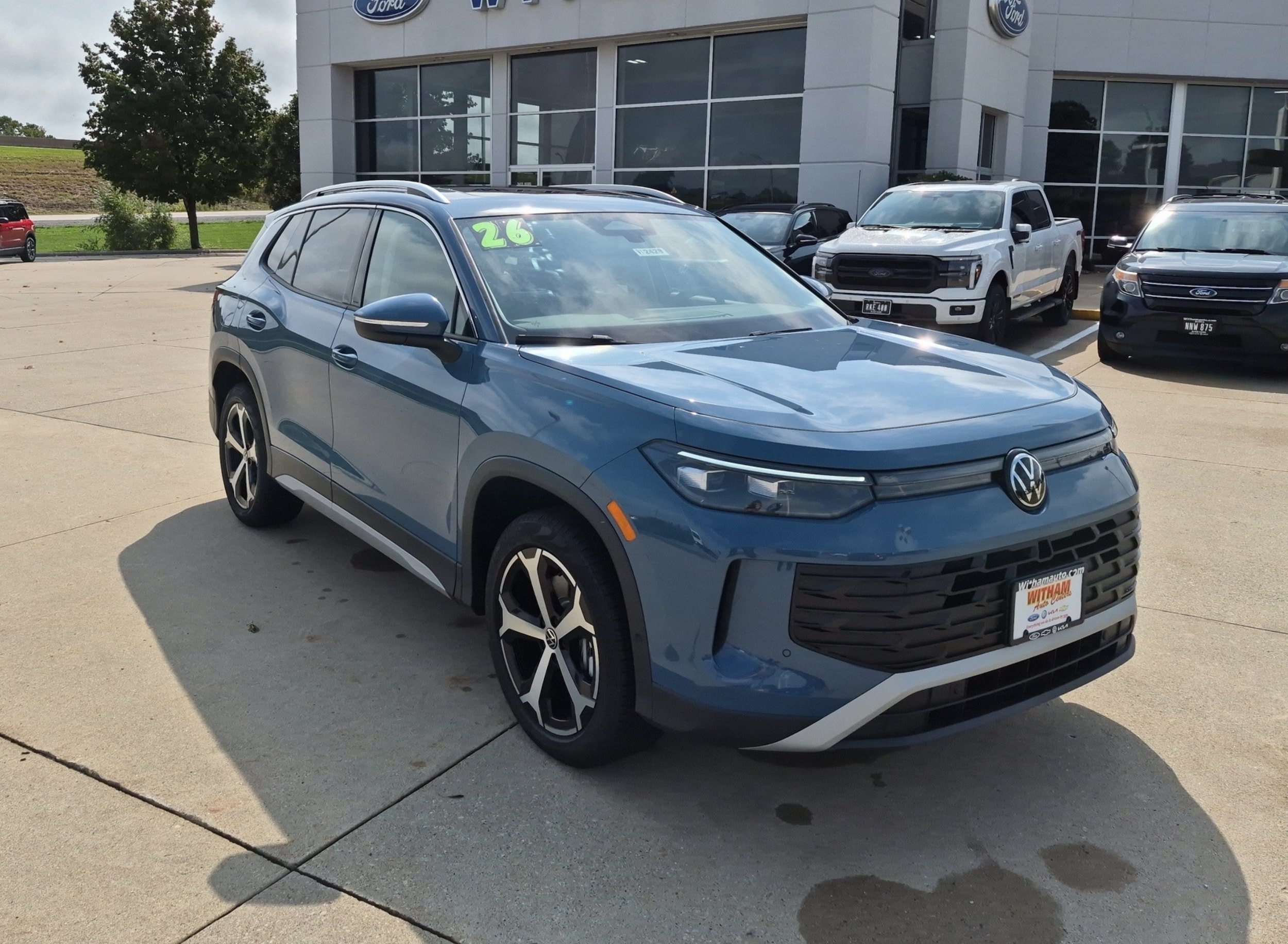 New 2026 Volkswagen Tiguan SE AWD/4WD image 2