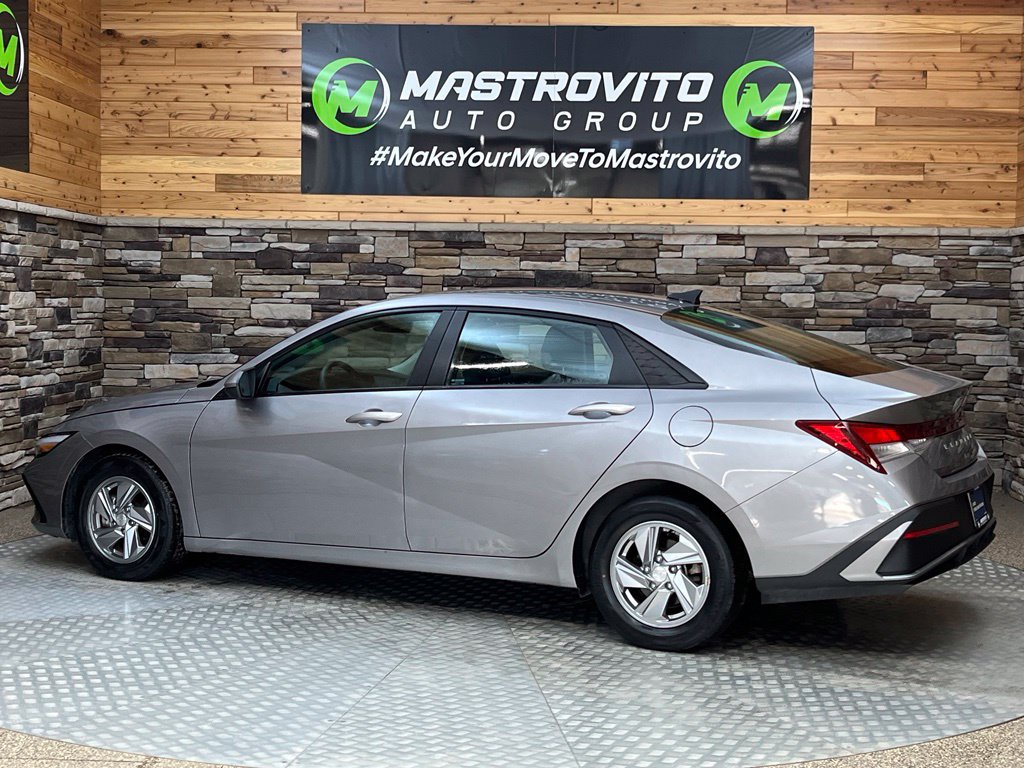 Certified 2024 Hyundai Elantra SE FWD image 13