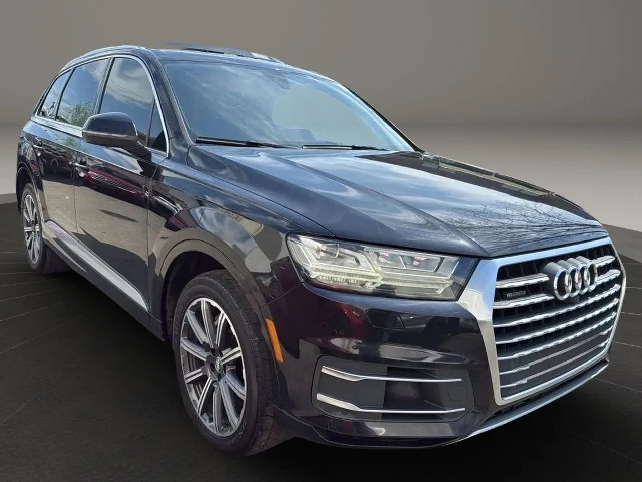 Used 2017 Audi Q7 3.0T Premium Plus w/ Premium Plus Package AWD/4WD image 3