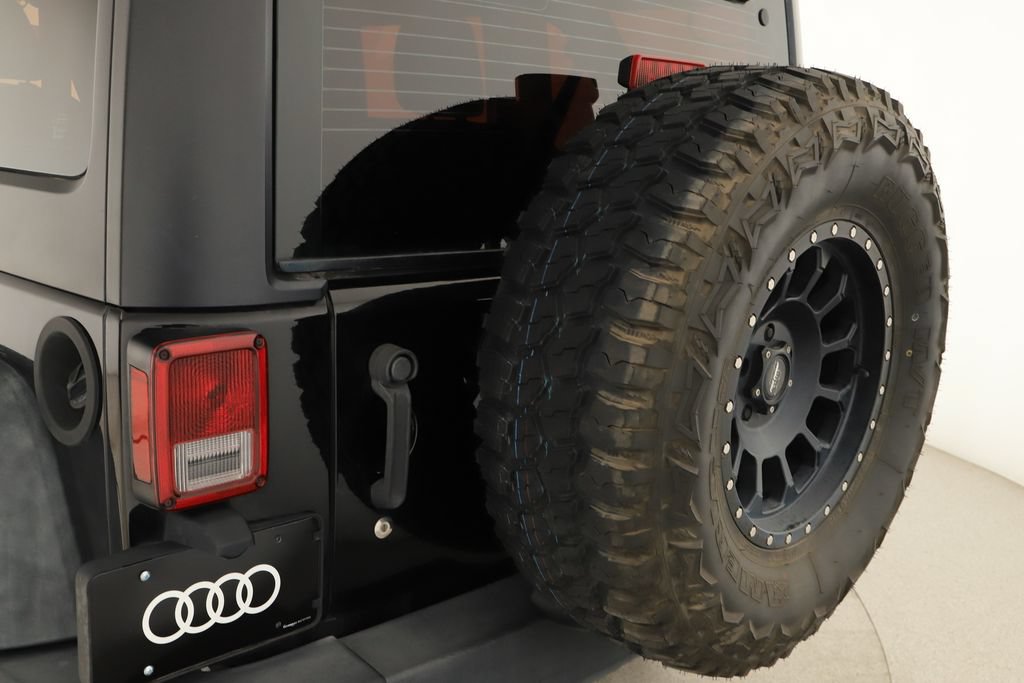 Used 2018 Jeep Wrangler Unlimited Sport w/ Connectivity Group AWD/4WD image 34