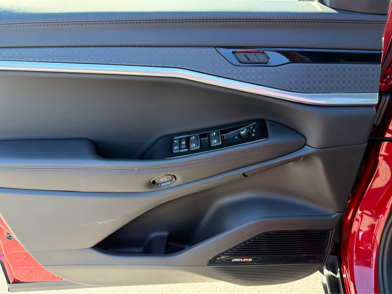 Used 2025 Jeep Wagoneer S Limited image 12