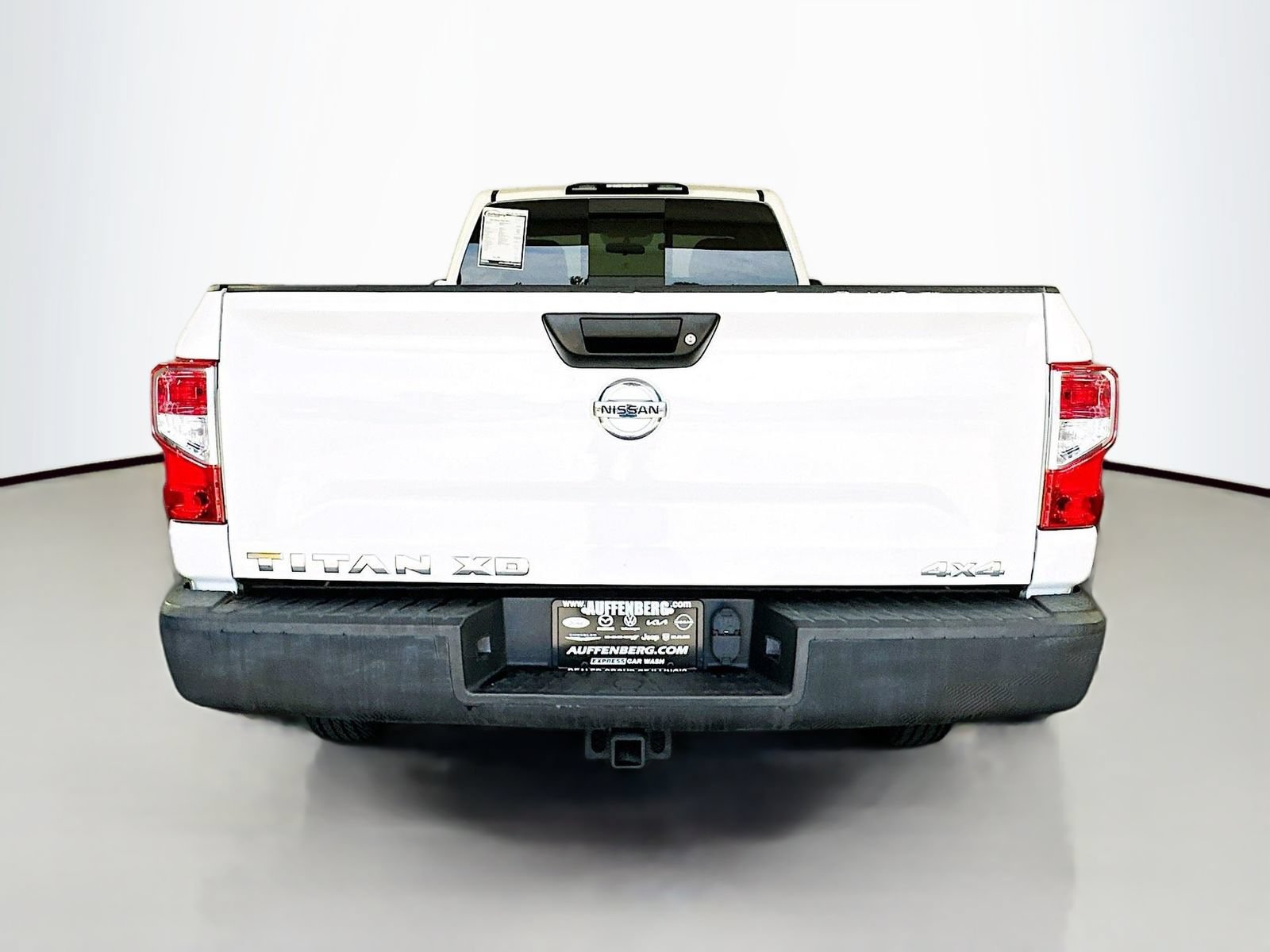 Used 2017 Nissan Titan S AWD/4WD image 6