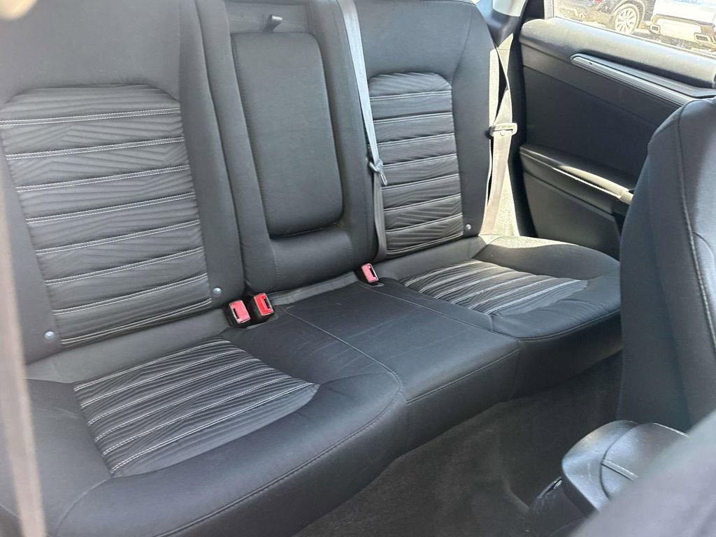 Used 2016 Ford Fusion SE FWD image 31