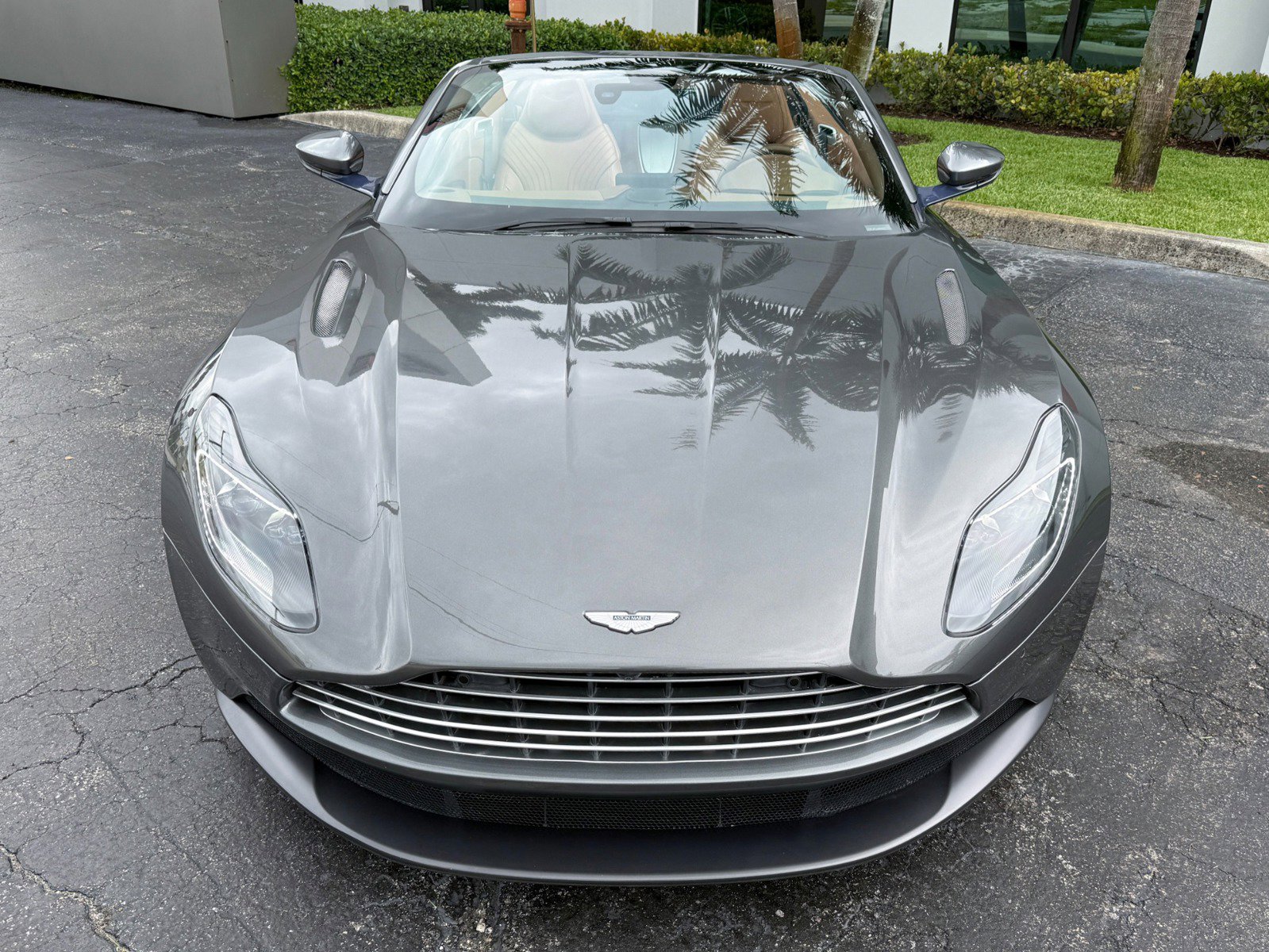 Used 2020 Aston Martin DB11 Volante RWD image 8