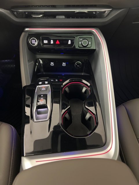 Used 2025 Audi Q5 Premium w/ Convenience Package image 26