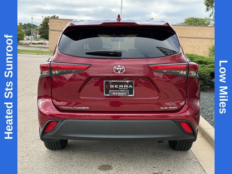 Used 2021 Toyota Highlander XLE AWD/4WD image 4