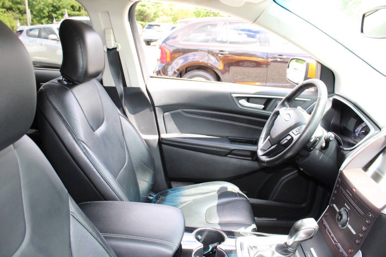 Used 2016 Ford Edge Titanium AWD/4WD image 11