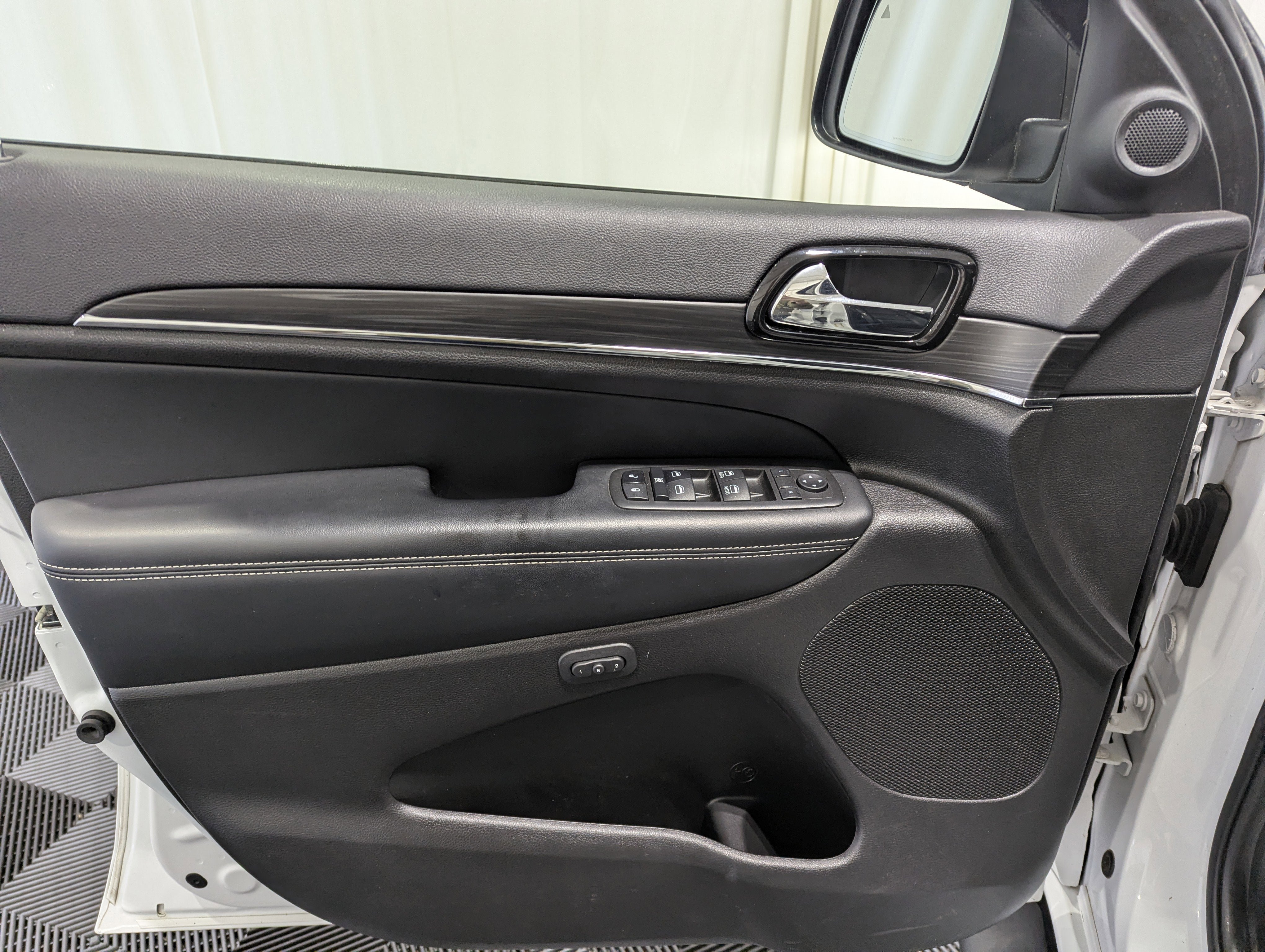 Used 2021 Jeep Grand Cherokee Limited w/ Quick Order Package 28K 80th AWD/4WD image 16