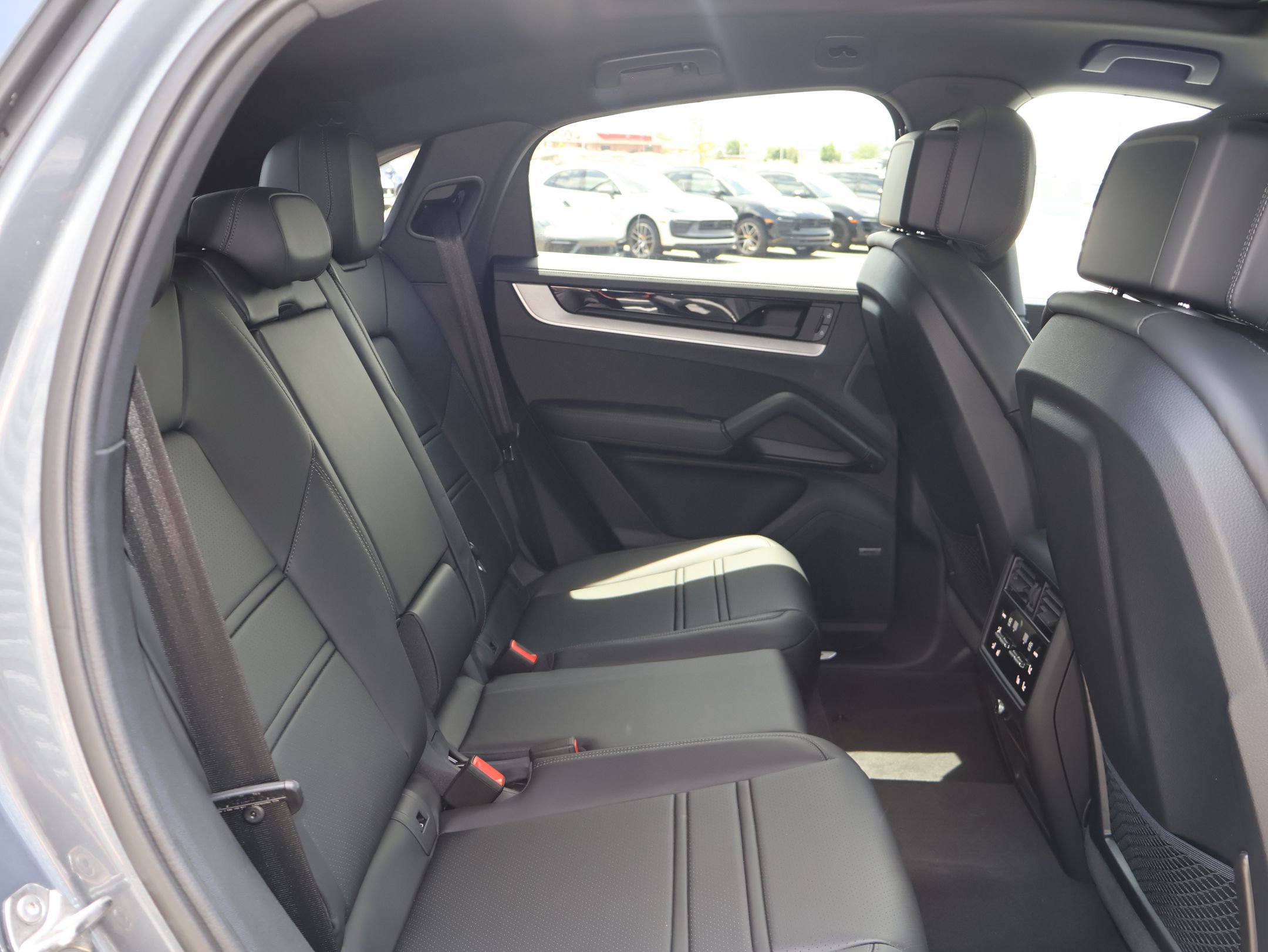 New 2026 Porsche Cayenne Coupe AWD/4WD image 25