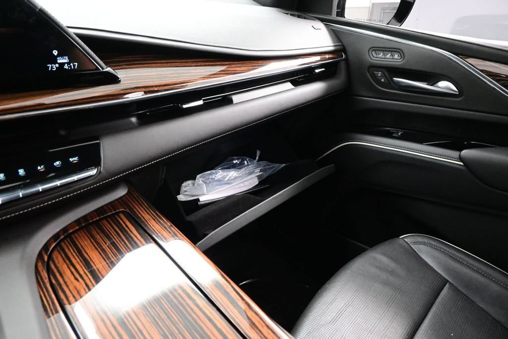 Used 2023 Cadillac Escalade Premium Luxury w/ Performance Package AWD/4WD image 24