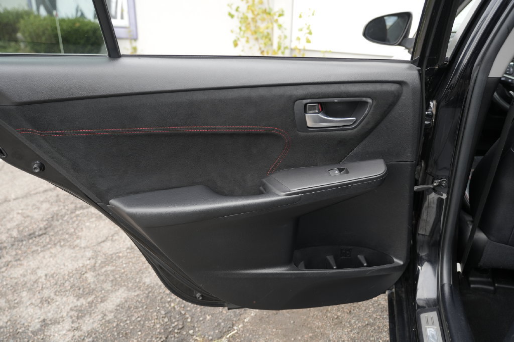 Used 2015 Toyota Camry XSE FWD image 26