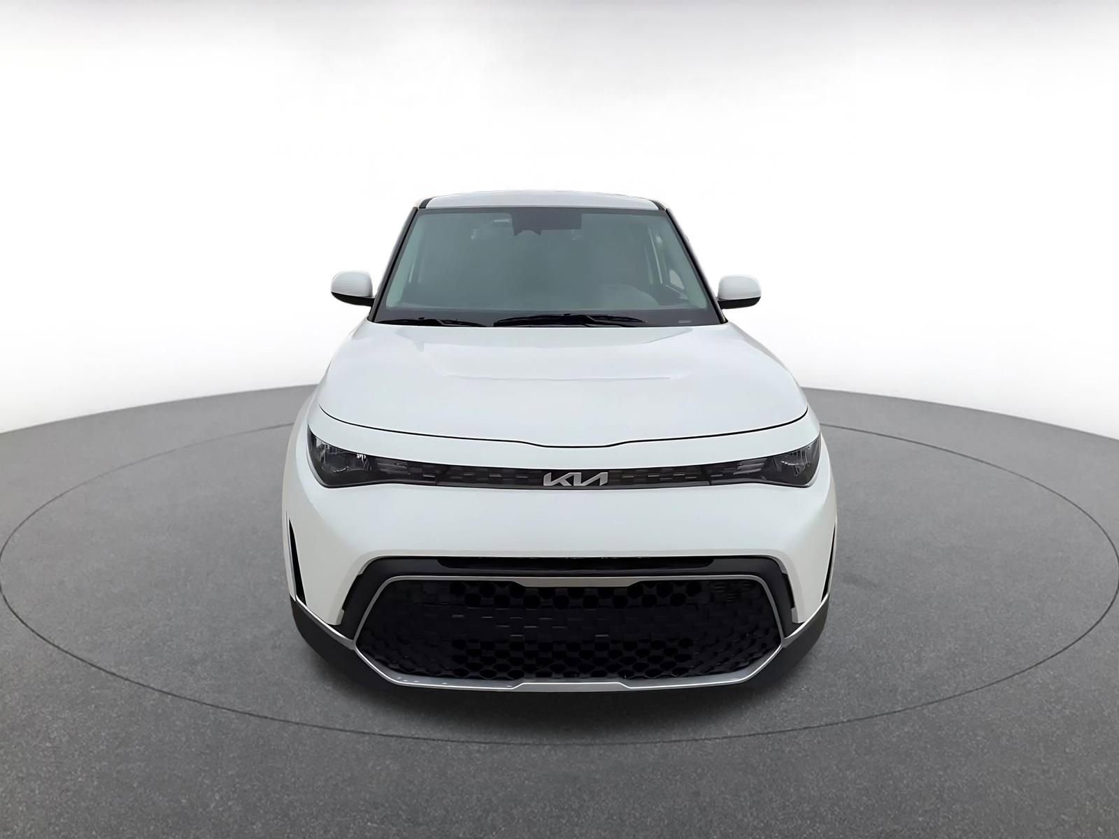 Used 2025 Kia Soul LX w/ LX Technology Package image 4