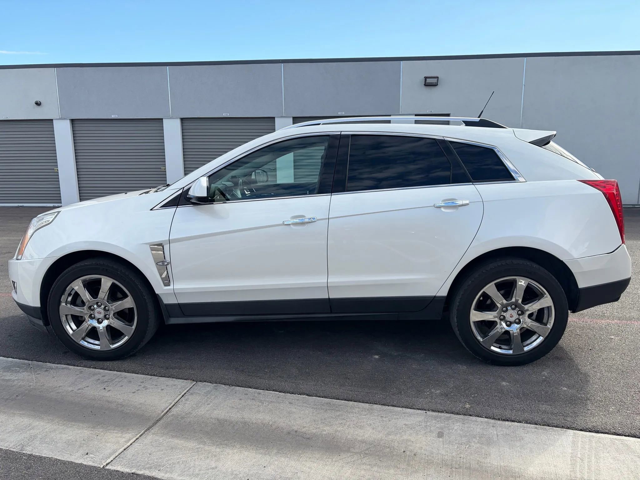 Used 2012 Cadillac SRX Performance FWD image 3