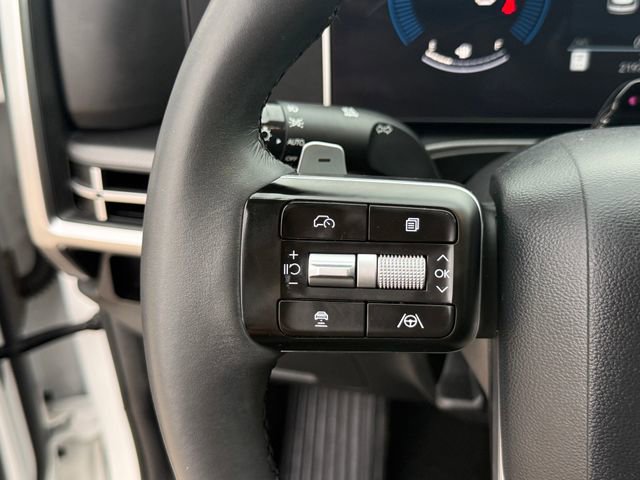 Used 2024 Hyundai Santa Fe SEL FWD image 16
