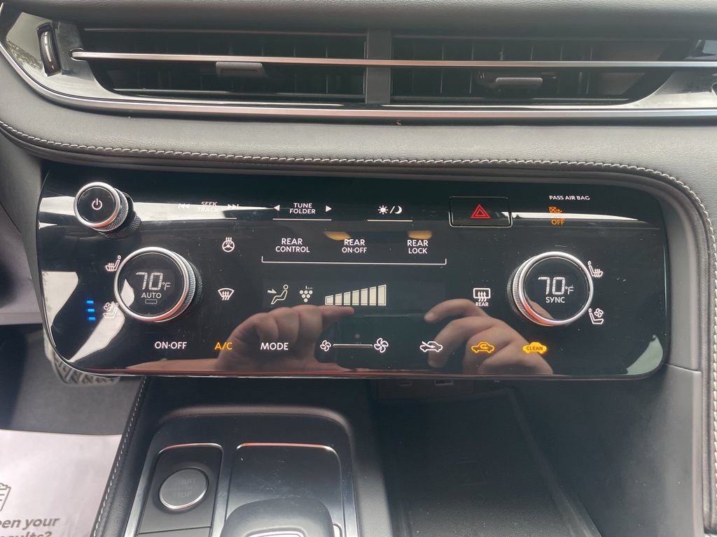 Used 2023 INFINITI QX60 Sensory w/ Cargo Package FWD image 21