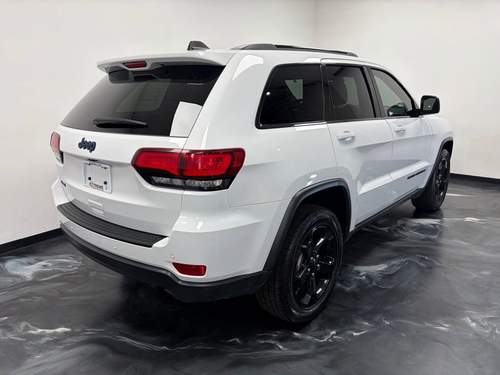 Used 2020 Jeep Grand Cherokee Laredo AWD/4WD image 19
