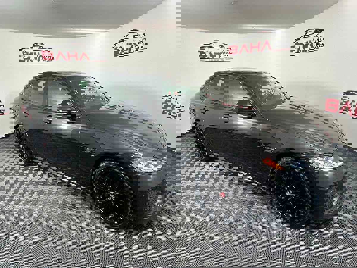 Used 2022 Jaguar XF R-Dynamic SE image 10