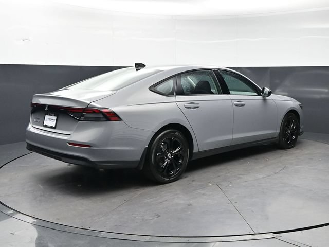Certified 2025 Honda Accord SE image 5