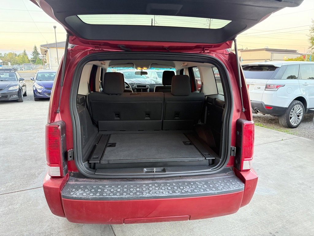 Used 2008 Dodge Nitro SXT image 8