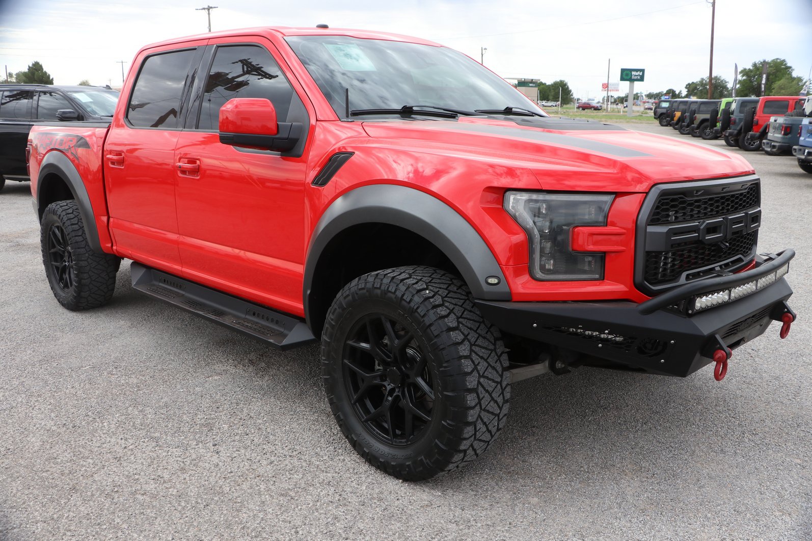 Used 2018 Ford F150 Raptor w/ Equipment Group 802A Luxury AWD/4WD image 1
