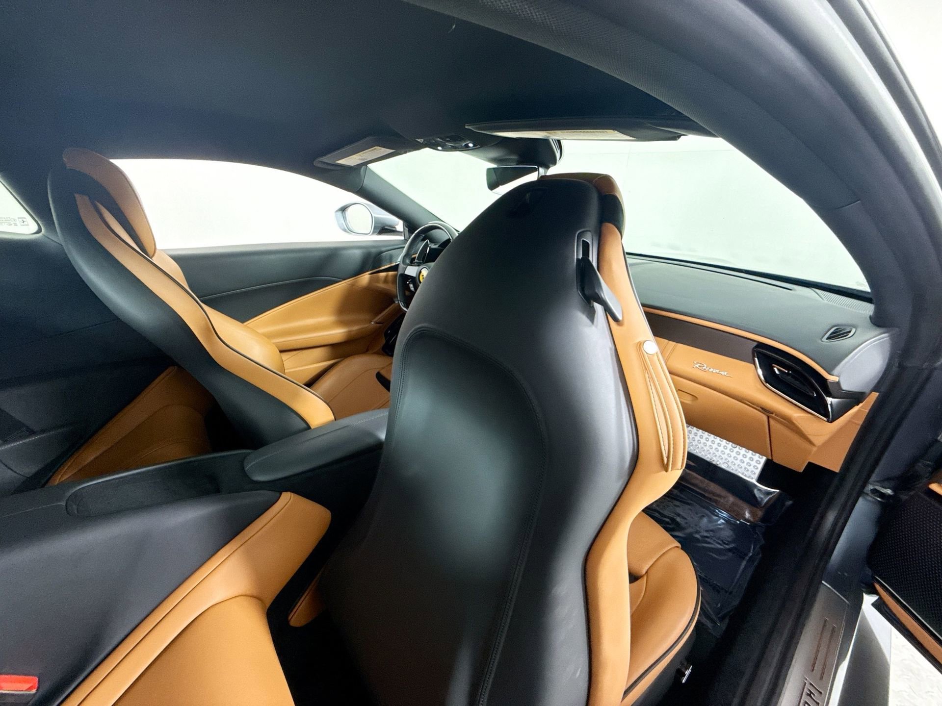 Certified 2022 Ferrari Roma Base image 22