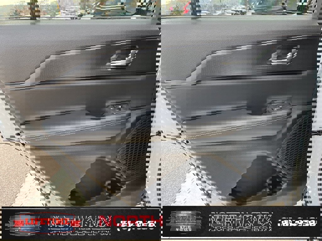 New 2025 Jeep Grand Cherokee L Altitude image 18