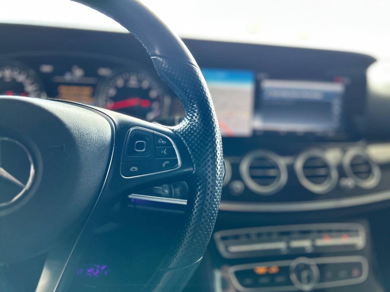 Used 2017 Mercedes-Benz E 300 4MATIC image 63