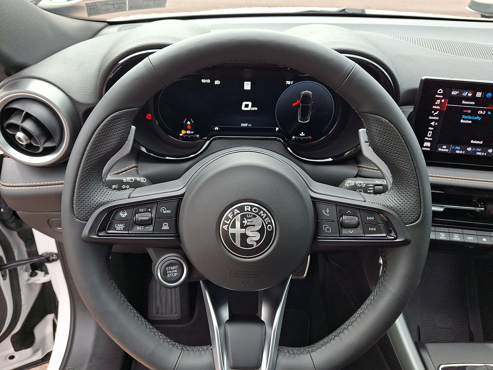 New 2025 Alfa Romeo Tonale w/ Premium Package AWD/4WD image 17
