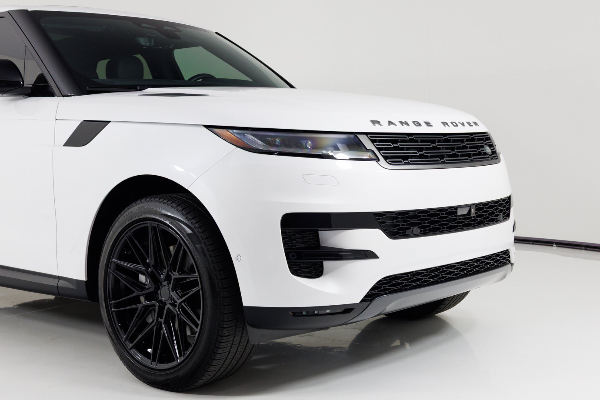 Used 2024 Land Rover Range Rover Sport SE AWD/4WD image 63