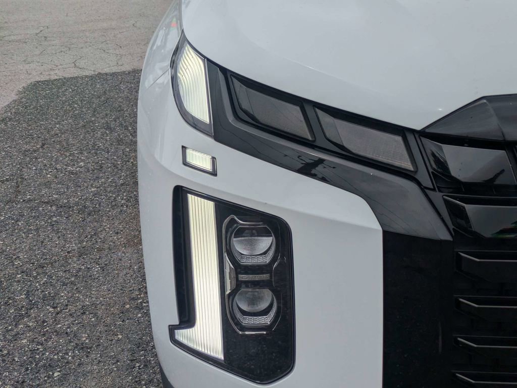 Used 2024 Hyundai Palisade Limited FWD image 9