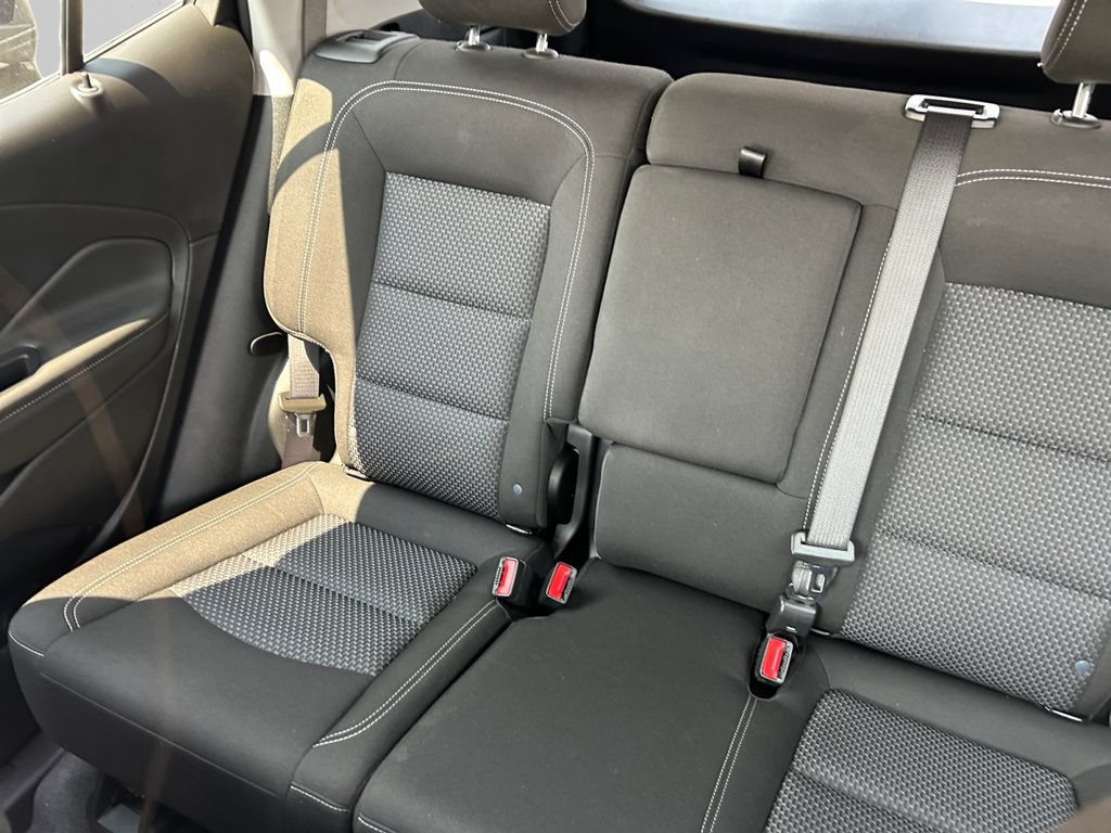 Used 2024 GMC Terrain SLE w/ Driver Convenience Package FWD image 15