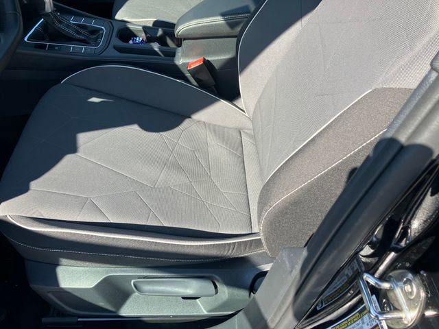 Used 2025 Volkswagen Jetta Sport image 12