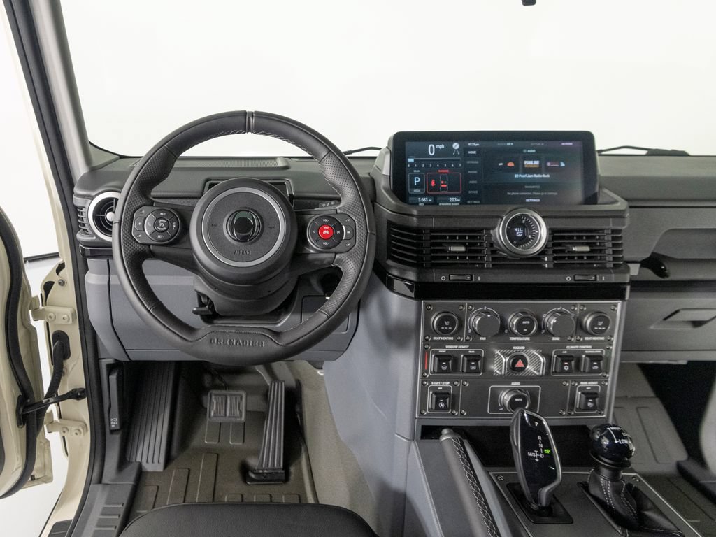 Used 2025 INEOS Grenadier Fieldmaster Edition AWD/4WD image 17