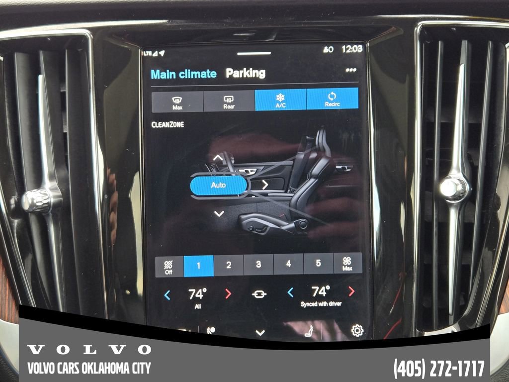 Certified 2025 Volvo V60 B5 Cross Country Plus image 18