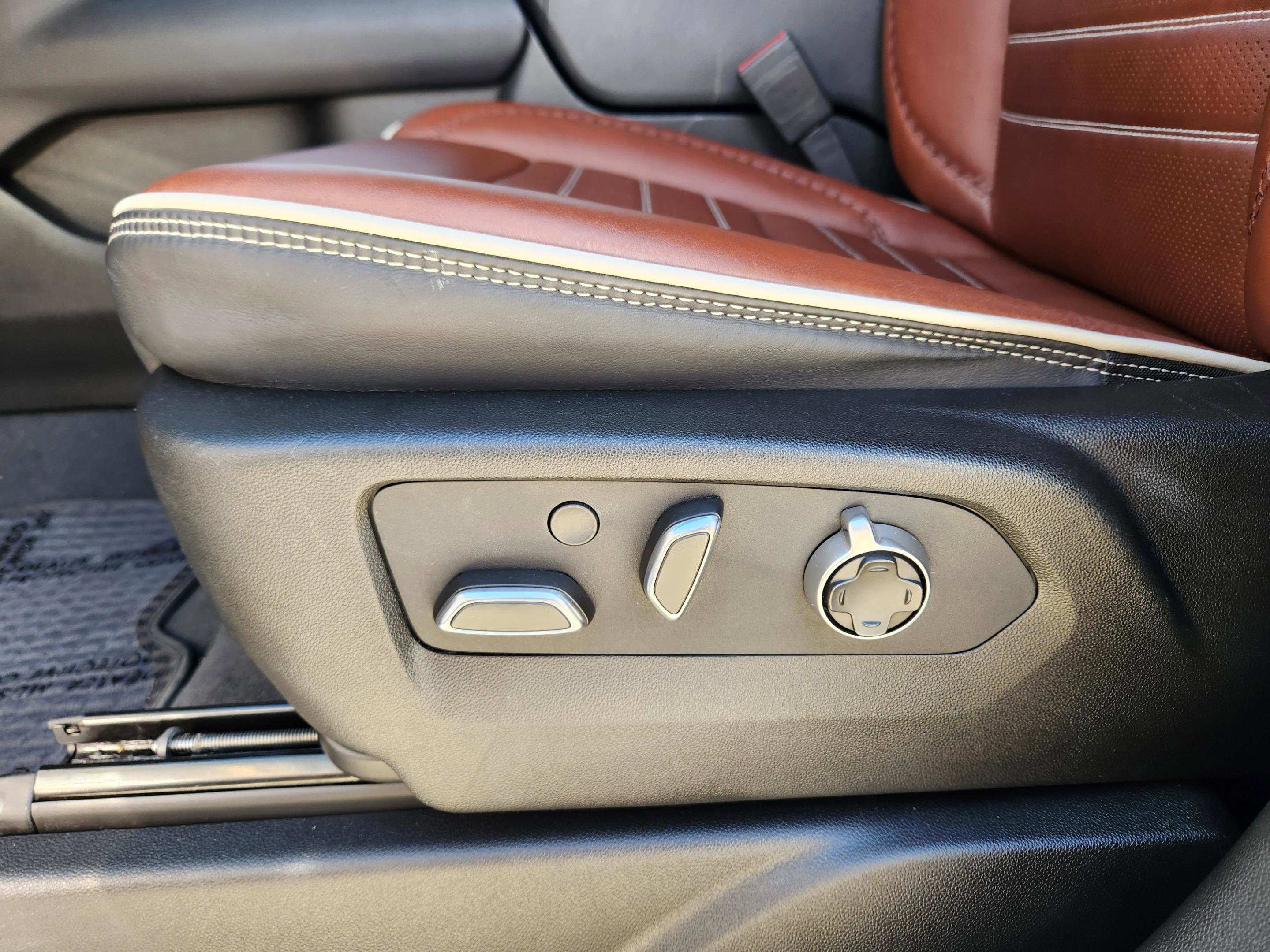 Used 2024 GMC Yukon Denali Ultimate image 24