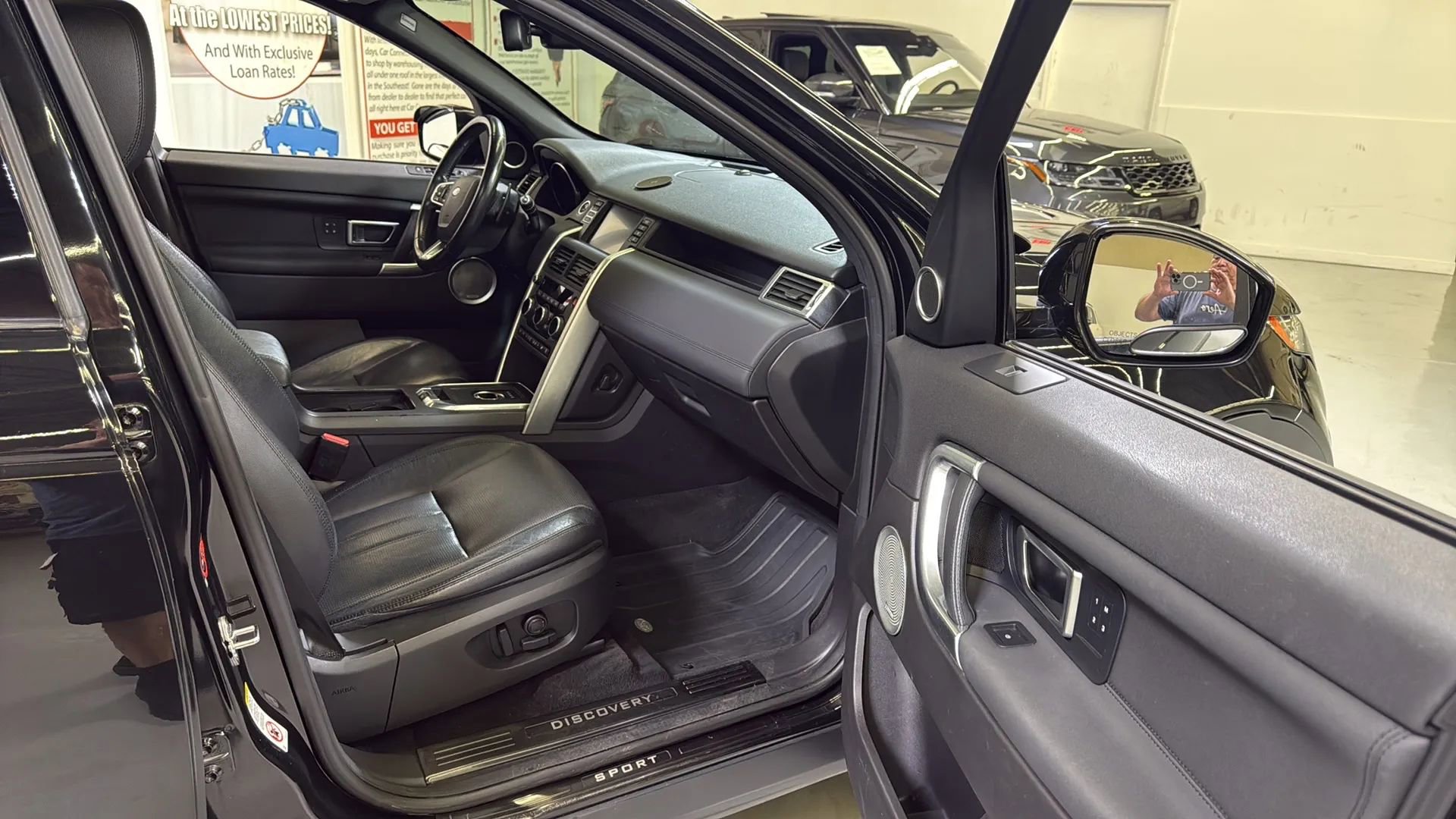 Used 2016 Land Rover Discovery Sport HSE image 14