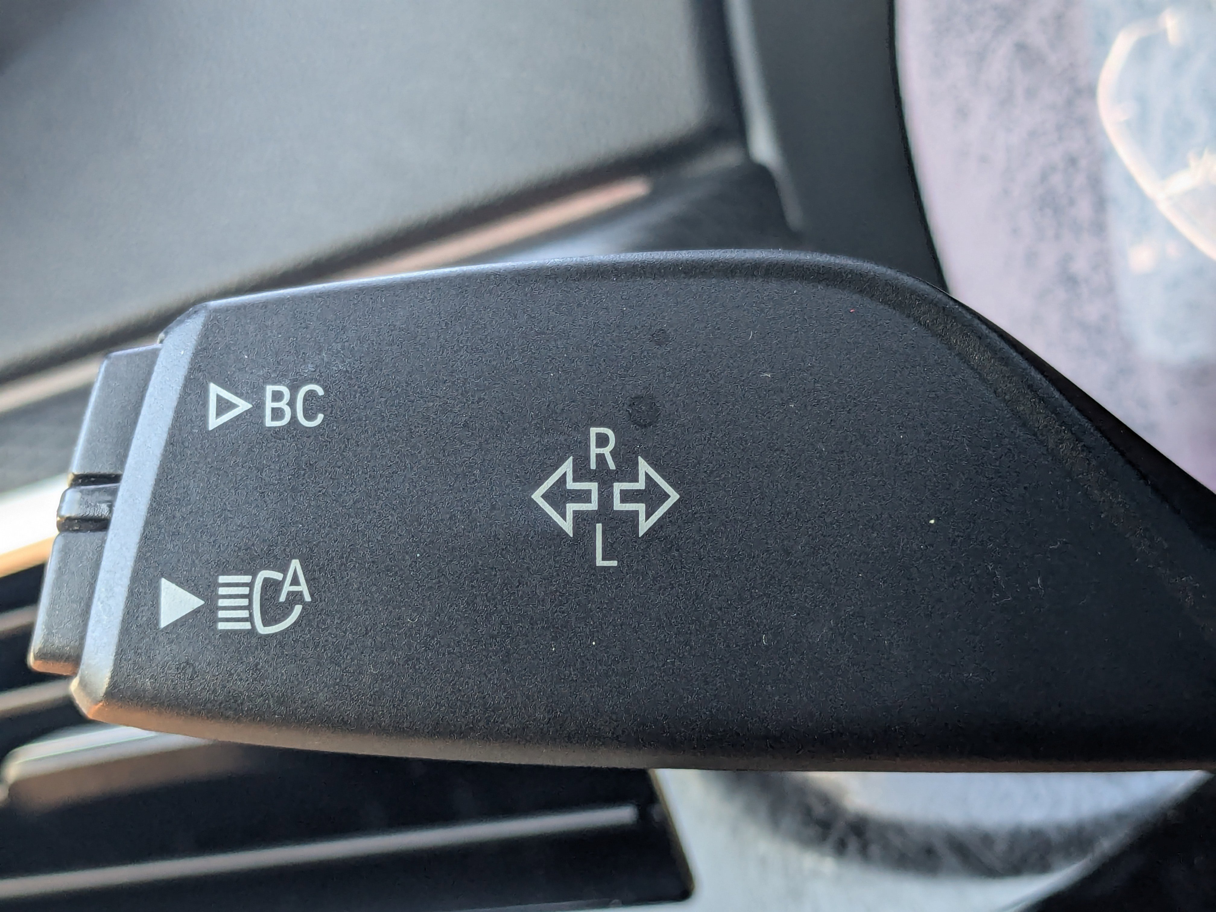 Used 2023 BMW 530i w/ M Sport Package image 28