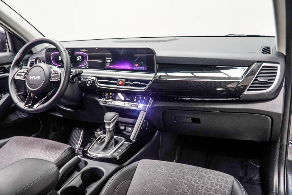 Used 2025 Kia Seltos S image 16
