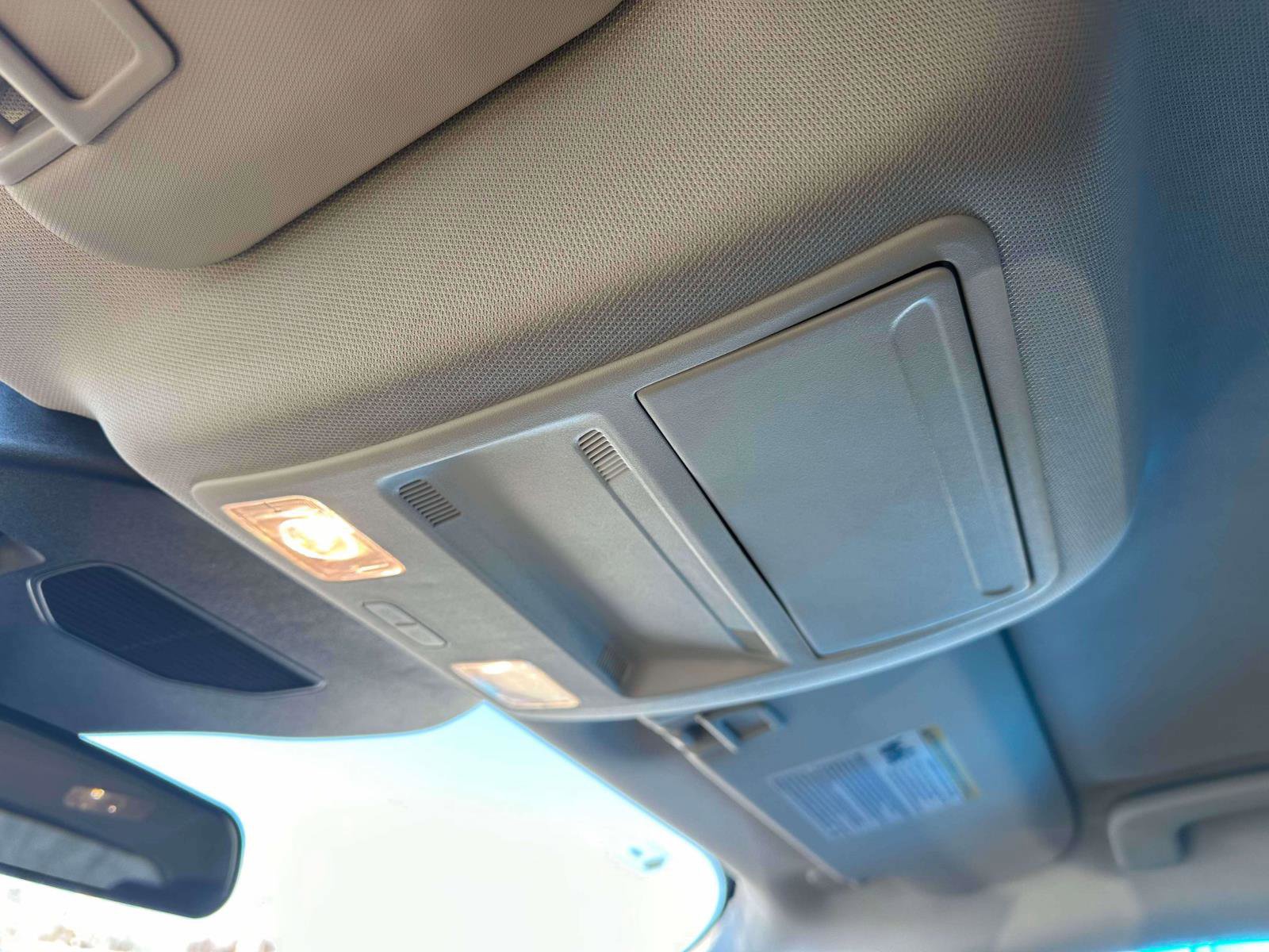 Used 2024 Ford Escape SE image 32