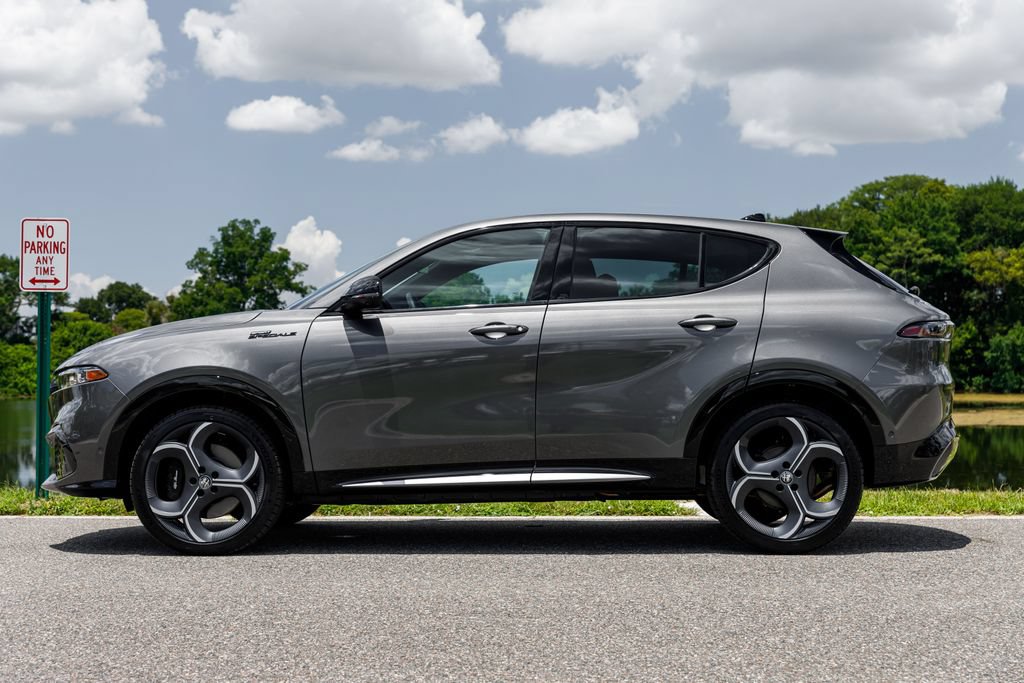 New 2026 Alfa Romeo Tonale w/ Active Assist Package AWD/4WD image 6